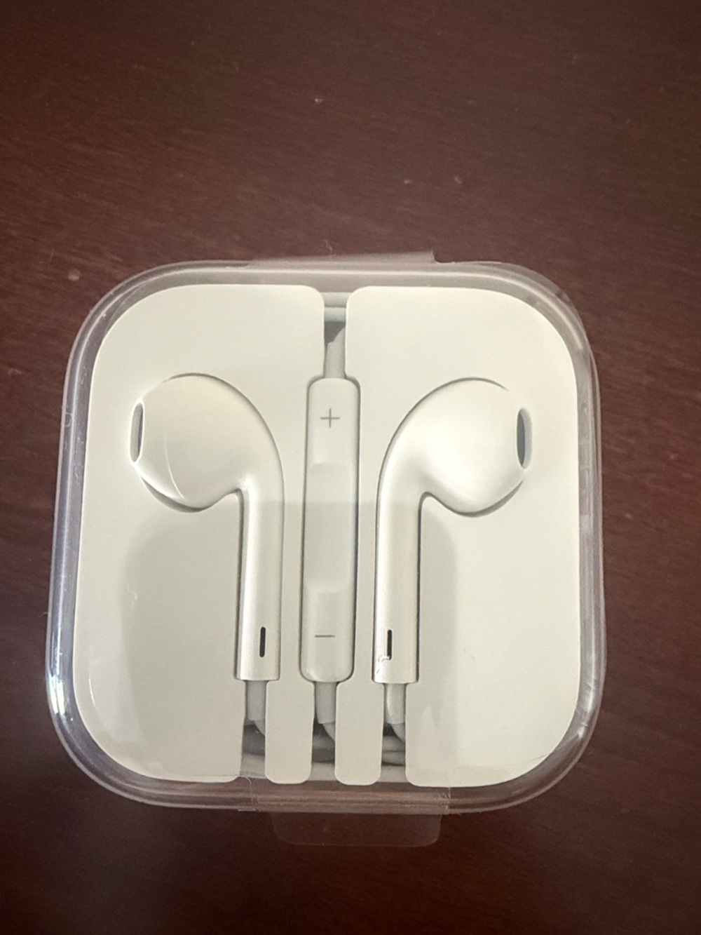 Apple EarPods 3.5mm (1/8 inch) with mic
